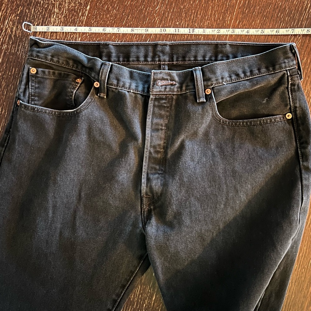 Levi’s 501 black jeans actual inseam: 32.5 inches